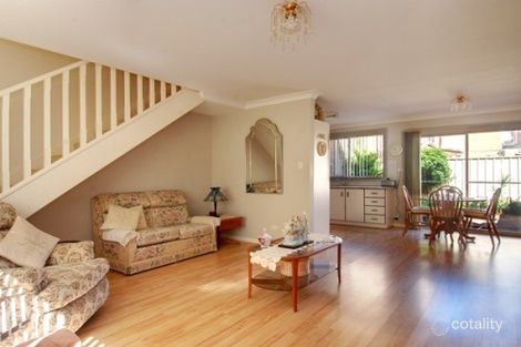Property photo of 2/34 Rowland Avenue Wollongong NSW 2500