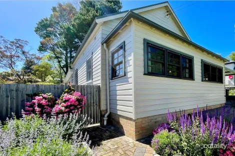 23 Lookout St, Blackheath, NSW 2785