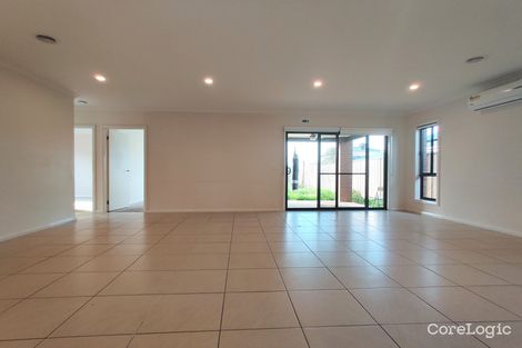 Property photo of 31 Florentino Parade Point Cook VIC 3030