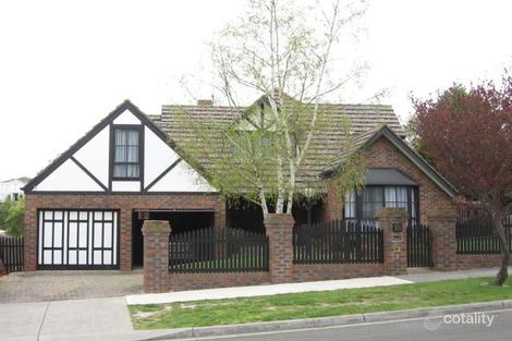 Property photo of 18 Balmain Drive Berwick VIC 3806