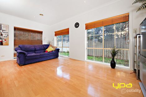 Property photo of 3 Colac Place Caroline Springs VIC 3023