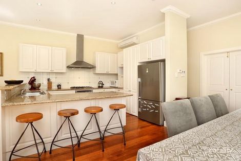 Property photo of 22 Plimsoll Grove Fairfield VIC 3078