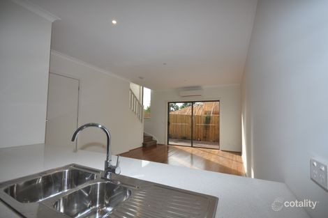 Property photo of 2/647 Middleborough Road Box Hill North VIC 3129