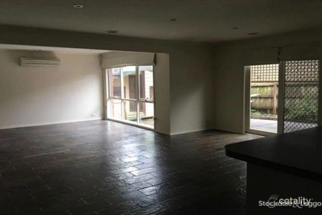 Property photo of 19 Wimmera Court Berwick VIC 3806