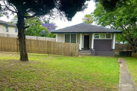 Property photo of 30 Luzon Avenue Lethbridge Park NSW 2770