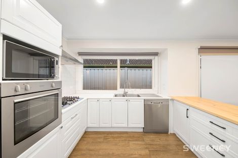 Property photo of 30 Featherby Way Altona Meadows VIC 3028