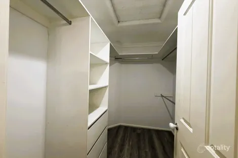 Property photo of 6 St James Close Burnside Heights VIC 3023