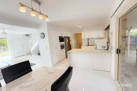 Property photo of 22/402 Pine Ridge Road Coombabah QLD 4216