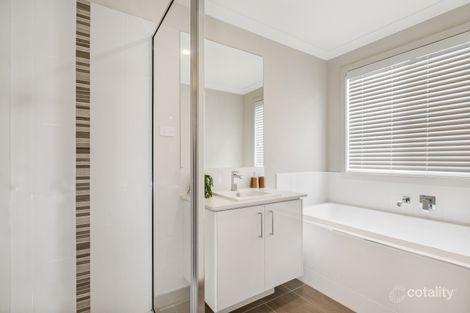 Property photo of 158 Appleton Boulevard Nar Nar Goon North VIC 3812