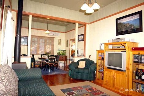 Property photo of 29 Irwin Terrace Oxley QLD 4075