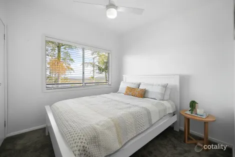 Property photo of 24 Valley View Road Bateau Bay NSW 2261
