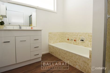 Property photo of 10 Carpenter Street Wendouree VIC 3355