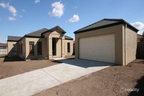 Property photo of 7 Conifer Place Hillside VIC 3037