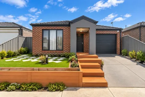 13 Raspberry Way, Kurunjang, VIC 3337