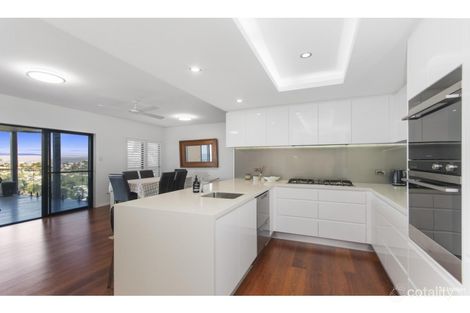 Property photo of 2/5 Glamis Court Castle Hill QLD 4810