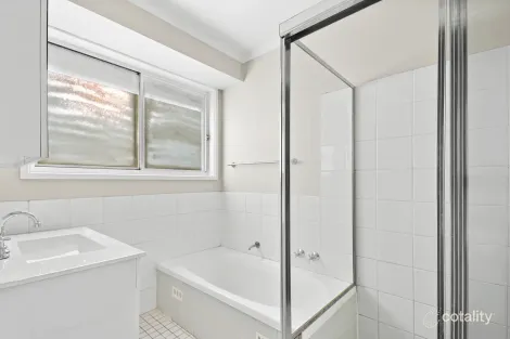 Property photo of 10 Archibald Crescent Rosemeadow NSW 2560