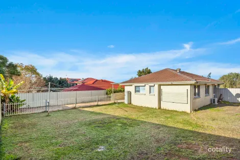 Property photo of 10 Archibald Crescent Rosemeadow NSW 2560
