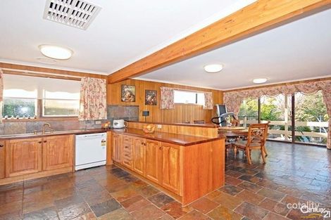 Property photo of 8 Basil Crescent Wheelers Hill VIC 3150