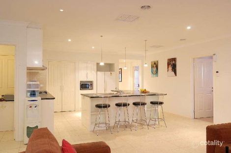 Property photo of 31 Oakgrove Drive Narre Warren South VIC 3805