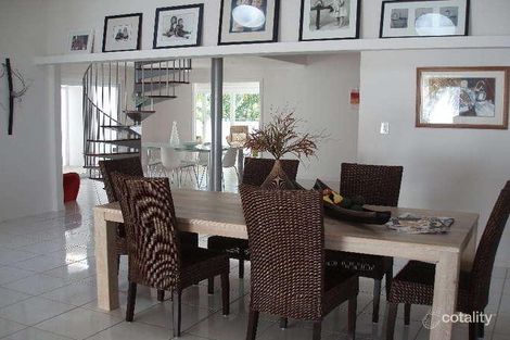 Property photo of 8 Cherry Alder Court Arundel QLD 4214