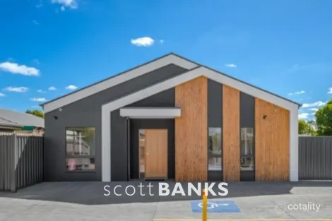 11 Raymond St, Melton South, VIC 3338