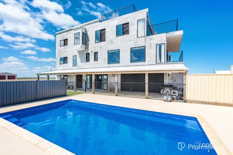 Property photo of 2 Abrolhos Close Greenough WA 6532