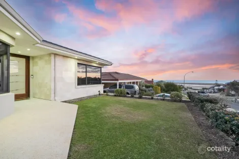 Property photo of 22 Resolute Way Ocean Reef WA 6027