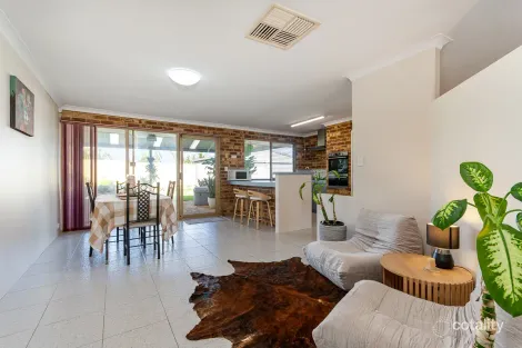 Property photo of 32 Elliot Road Hocking WA 6065