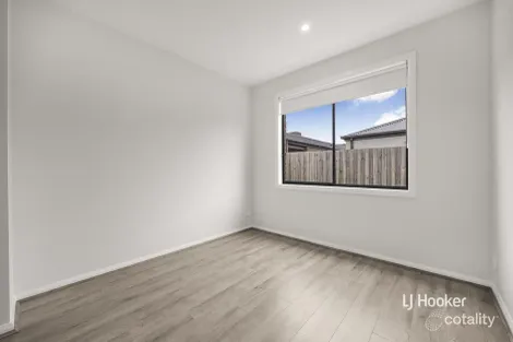 Property photo of 22 Dollarbird Drive Deanside VIC 3336