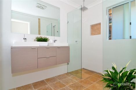 Property photo of 52 Greenmeadows Crescent Toongabbie NSW 2146