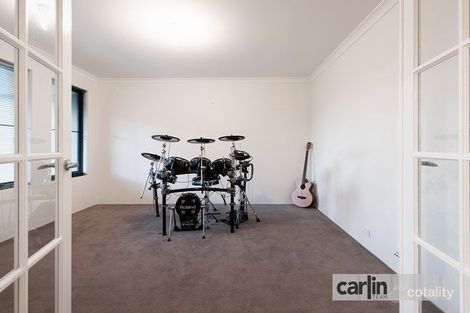Property photo of 6 Foothill Close Aubin Grove WA 6164