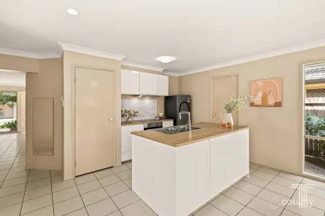 Property photo of 5 Araluen Place Carindale QLD 4152