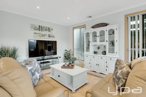 Property photo of 56 Botanic Drive Hillside VIC 3037