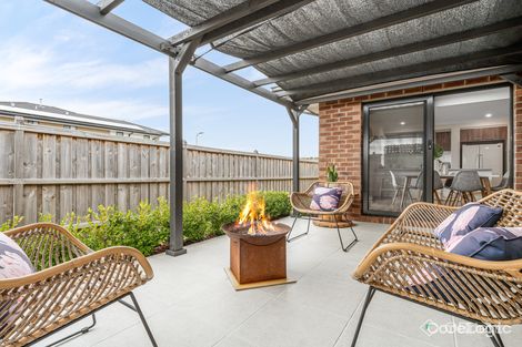 Property photo of 18 Firecrest Way Cranbourne South VIC 3977