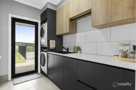 Property photo of 2 Drazen Place Meringandan West QLD 4352