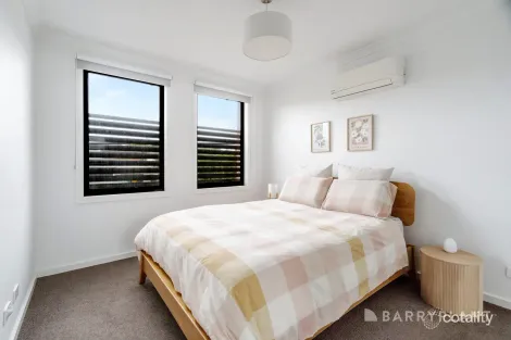Property photo of 3/1 McPherson Street Reservoir VIC 3073