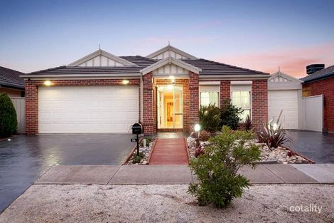 Property photo of 28 Macklin Way Caroline Springs VIC 3023