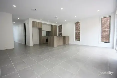 Property photo of 24 Mirbelia Street Denham Court NSW 2565