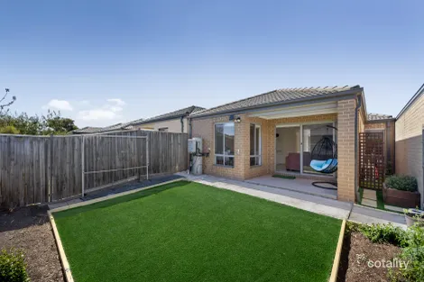 Property photo of 18 Rockfern Crescent Diggers Rest VIC 3427