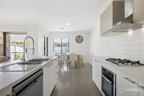 Property photo of 18 Rockfern Crescent Diggers Rest VIC 3427