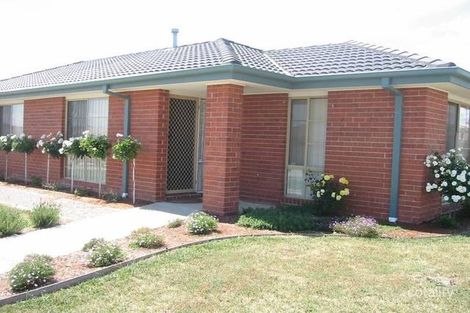 Property photo of 2 Balmaceda Court Berwick VIC 3806