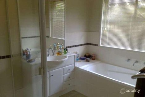 Property photo of 33 Wingello Crescent Wyoming NSW 2250