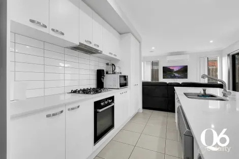 Property photo of 24 Marriott Boulevard Weir Views VIC 3338