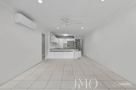 Property photo of 2/18 Bodacious Terrace Pimpama QLD 4209