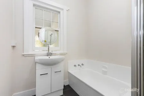 Property photo of 12 Kardinia Road Glen Iris VIC 3146