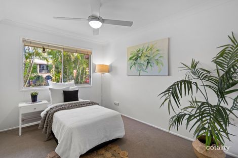 Property photo of 4 Redleaf Street Mansfield QLD 4122