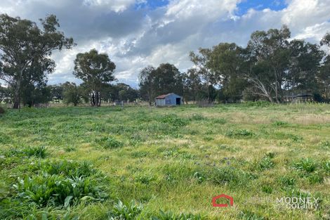18 Roberts St, Milbrulong, NSW 2656