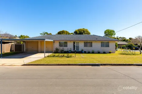 33 Arrakune Cres, Kallangur, QLD 4503