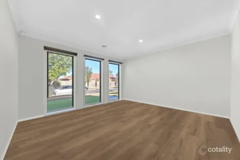 Property photo of 32 Cepora Road Tarneit VIC 3029