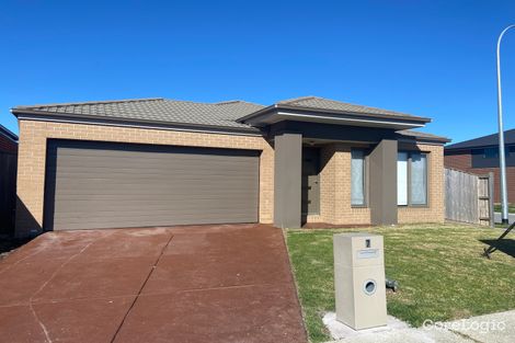 Property photo of 7 Shirley Street Pakenham VIC 3810